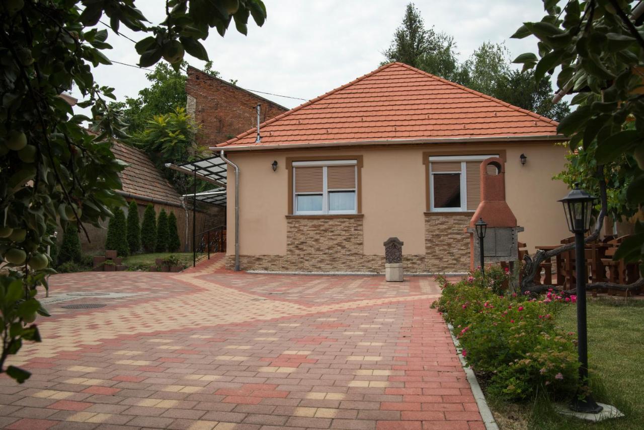 Apartment Harmonia Belvarosi Erlau